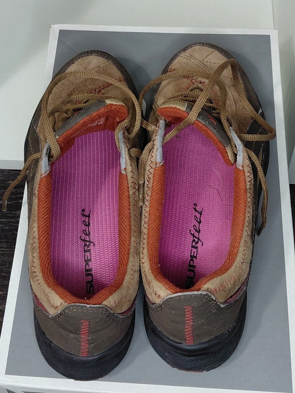 Women’s 5 1/2 Suede Leather Athletic Lace-Up Sneakers - Brown with Red Accent - Picture 13 of 13